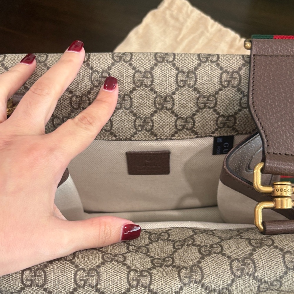 Gucci GG Supreme Canvas Crossbody Bag with Web Strap - Brown/Tan/Green/Red - Picture 4 of 5